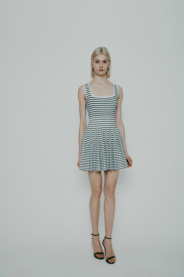 KENDRA SKATER DRESS BLACK WHITE