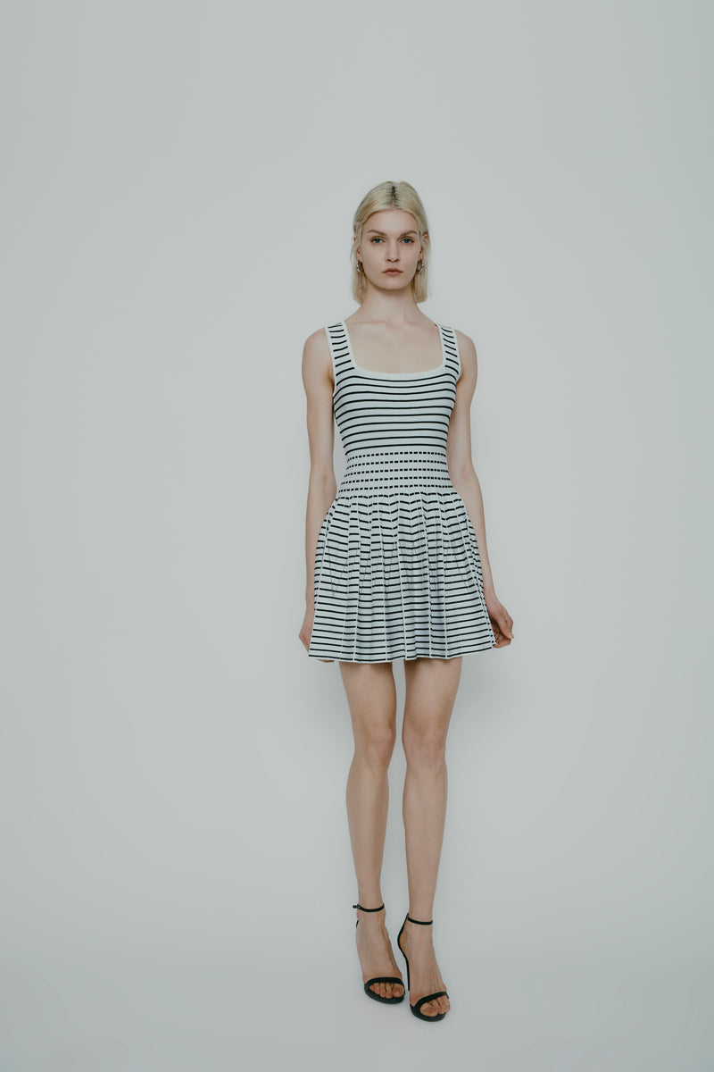 KENDRA SKATER DRESS BLACK WHITE